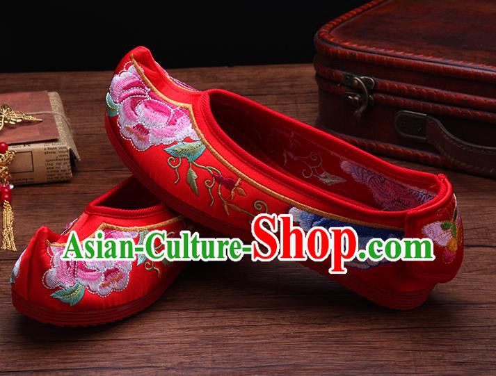 Chinese Traditional Wedding Bride Shoes National Red Cloth Shoes Classical Embroidered Peony Shoes Chinese Traditional Wedding Bride Shoes National Red Cloth Shoes Classical Embroidered Peony Shoes