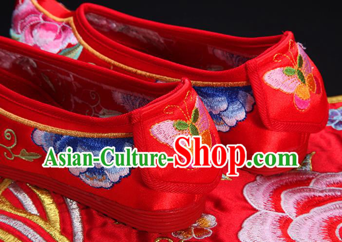 Chinese Traditional Wedding Bride Shoes National Red Cloth Shoes Classical Embroidered Peony Shoes Chinese Traditional Wedding Bride Shoes National Red Cloth Shoes Classical Embroidered Peony Shoes
