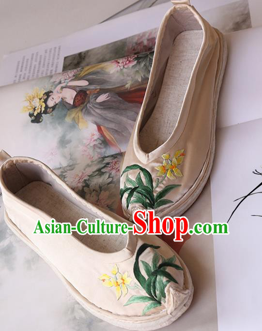 Chinese Yunnan Ethnic Beige Satin Shoes Hand Embroidered Orchids Shoes Traditional National Shoes Chinese Yunnan Ethnic Beige Satin Shoes Hand Embroidered Orchids Shoes Traditional National Shoes