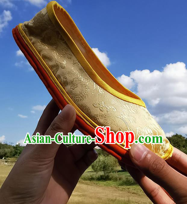 Chinese Handmade Light Golden Brocade Shoes Traditional Ancient Empress Shoes Classical Dragons Pattern Shoes Chinese Handmade Light Golden Brocade Shoes Traditional Ancient Empress Shoes Classical Dragons Pattern Shoes