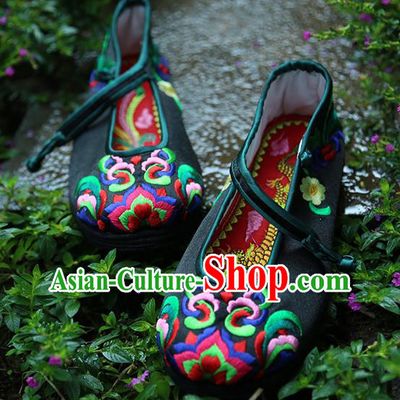 Chinese National Woman Shoes Handmade Embroidered Shoes Traditional Black Satin Shoes