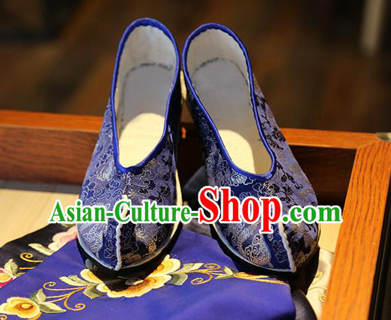 Chinese Traditional Yunnan Ethnic Wedding Shoes Classical Dragon Pattern Brocade Shoes Handmade Royalblue Shoes Chinese Traditional Yunnan Ethnic Wedding Shoes Classical Dragon Pattern Brocade Shoes Handmade Royalblue Shoes