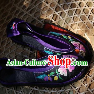 Chinese Hand Embroidered Black Satin Shoes Traditional Folk Dance Shoes Yunnan Ethnic Woman Shoes