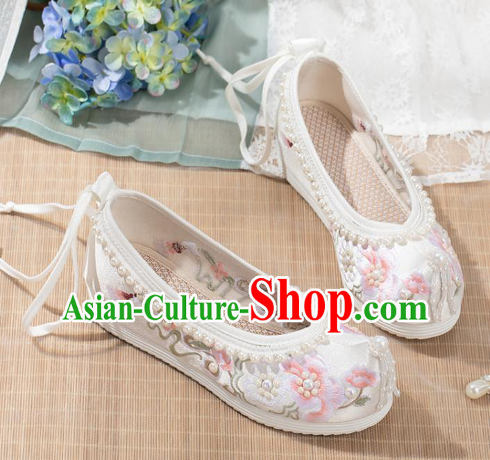 China Ancient Princess Shoes Handmade White Cloth Hanfu Shoes Traditional Ming Dynasty Pearls Shoes