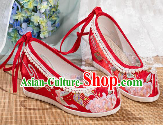 Chinese National Wedding Red Embroidered Shoes Traditional Pearls Tassel Shoes Classical Wedge Heel Shoes Chinese National Wedding Red Embroidered Shoes Traditional Pearls Tassel Shoes Classical Wedge Heel Shoes