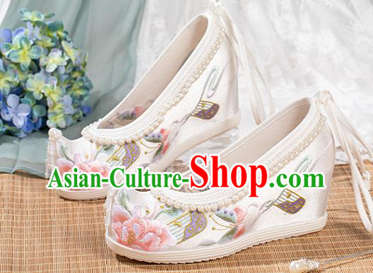 Chinese Traditional Pearls Tassel Shoes Classical Wedge Heel Shoes National White Embroidered Shoes Chinese Traditional Pearls Tassel Shoes Classical Wedge Heel Shoes National White Embroidered Shoes
