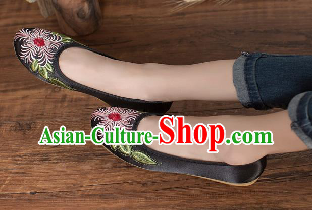 Chinese National Folk Dance Shoes Classical Embroidered Shoes Traditional Black Satin Shoes Chinese National Folk Dance Shoes Classical Embroidered Shoes Traditional Black Satin Shoes