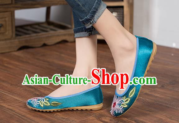 Chinese Classical Dance Shoes National Blue Satin Shoes Traditional Embroidered Shoes Chinese Classical Dance Shoes National Blue Satin Shoes Traditional Embroidered Shoes