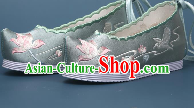 Chinese Traditional Classical Dance Shoes Green Satin Shoes National Embroidery Lotus Shoes Chinese Traditional Classical Dance Shoes Green Satin Shoes National Embroidery Lotus Shoes
