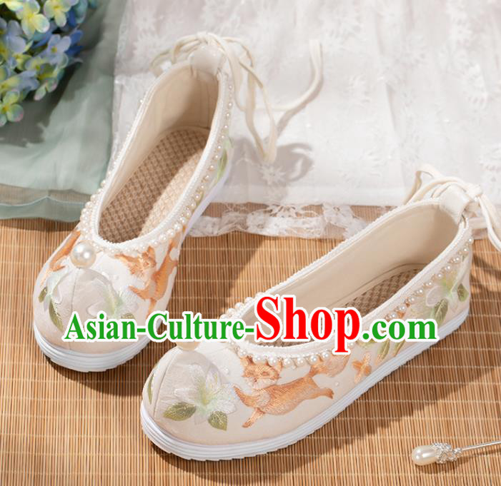 China Traditional Ming Dynasty Embroidered Shoes Ancient Princess White Cloth Shoes Hanfu Pearls Shoes China Traditional Ming Dynasty Embroidered Shoes Ancient Princess White Cloth Shoes Hanfu Pearls Shoes