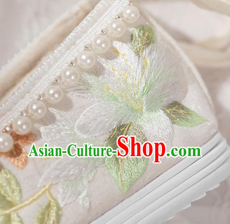 China Traditional Ming Dynasty Embroidered Shoes Ancient Princess White Cloth Shoes Hanfu Pearls Shoes China Traditional Ming Dynasty Embroidered Shoes Ancient Princess White Cloth Shoes Hanfu Pearls Shoes