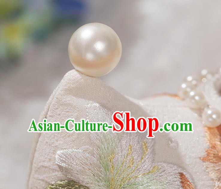 China Traditional Ming Dynasty Embroidered Shoes Ancient Princess White Cloth Shoes Hanfu Pearls Shoes China Traditional Ming Dynasty Embroidered Shoes Ancient Princess White Cloth Shoes Hanfu Pearls Shoes