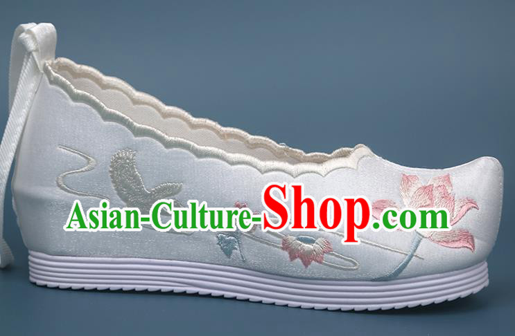 Chinese National Embroidery Lotus Satin Shoes Traditional Hanfu Shoes Classical Dance Shoes Chinese National Embroidery Lotus Satin Shoes Traditional Hanfu Shoes Classical Dance Shoes