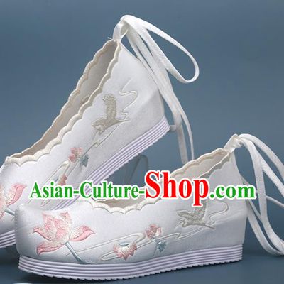 Chinese National Embroidery Lotus Satin Shoes Traditional Hanfu Shoes Classical Dance Shoes