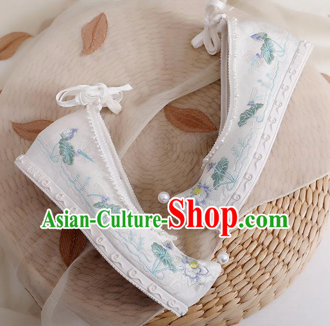 Chinese National Dance Shoes Classical Embroidery Lotus Shoes Traditional Woman Cloth Shoes Chinese National Dance Shoes Classical Embroidery Lotus Shoes Traditional Woman Cloth Shoes