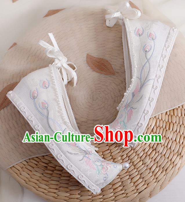 Chinese Traditional White Cloth Shoes Classical Pearls Shoes National Embroidery Phoenix Peony Shoes Chinese Traditional White Cloth Shoes Classical Pearls Shoes National Embroidery Phoenix Peony Shoes