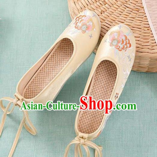 Chinese Embroidery Peony Shoes National Woman Footwear Traditional Beijing Yellow Cloth Shoes Chinese Embroidery Peony Shoes National Woman Footwear Traditional Beijing Yellow Cloth Shoes