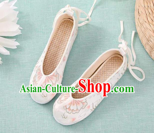 Chinese Classical Dance Shoes National Woman Embroidered Shoes Traditional Hanfu White Cloth Shoes Chinese Classical Dance Shoes National Woman Embroidered Shoes Traditional Hanfu White Cloth Shoes