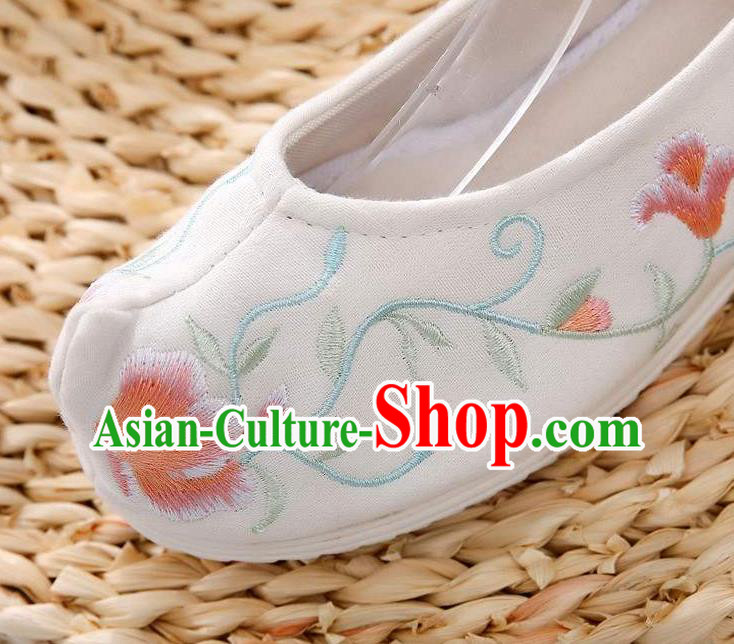 China Traditional Ming Dynasty Bow Shoes Ancient Princess Shoes Embroidered White Cloth Shoes China Traditional Ming Dynasty Bow Shoes Ancient Princess Shoes Embroidered White Cloth Shoes