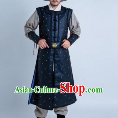 China Traditional Ming Dynasty General Garment Costumes Ancient Warrior Armor Clothing and Hat