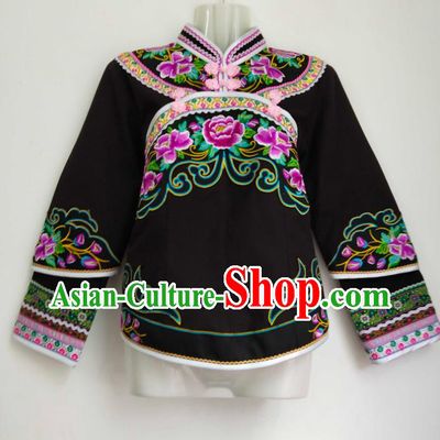 Chinese Guizhou Ethnic Clothing Bouyei Nationality Blouse Woman Embroidered Black Top Garment
