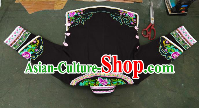 Chinese Guizhou Ethnic Clothing Bouyei Nationality Blouse Woman Embroidered Black Top Garment Chinese Guizhou Ethnic Clothing Bouyei Nationality Blouse Woman Embroidered Black Top Garment