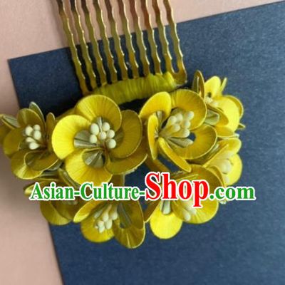 China Handmade Yellow Silk Plum Blossom Hairpin Traditional Hanfu Hair Accessories Ancient Song Dynasty Princess Hair Comb