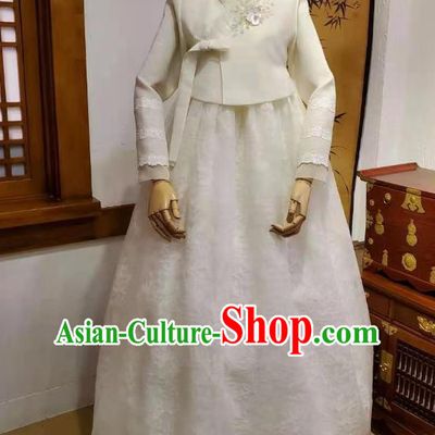 Asian Korea Traditional Fashion Korean Wedding Hanbok Clothing Bride White Blouse and Dress Garments