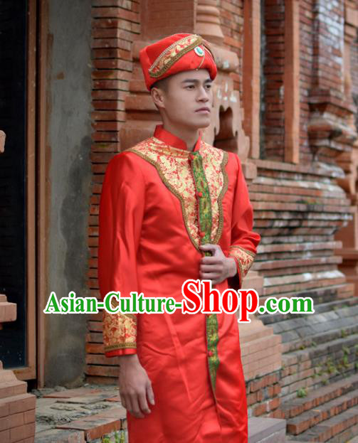 Thailand Traditional Bridegroom Costumes Asian Thai Prince Wedding Red Long Gown Clothing and Hat Thailand Traditional Bridegroom Costumes Asian Thai Prince Wedding Red Long Gown Clothing and Hat