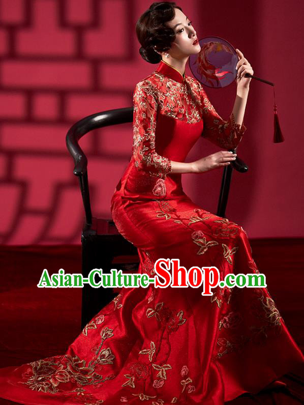 Chinese Bride Embroidered Red Qipao Dress Clothing Traditional Wedding Fishtail Cheongsam Chinese Bride Embroidered Red Qipao Dress Clothing Traditional Wedding Fishtail Cheongsam
