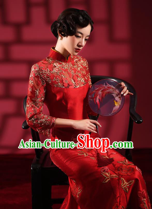 Chinese Bride Embroidered Red Qipao Dress Clothing Traditional Wedding Fishtail Cheongsam Chinese Bride Embroidered Red Qipao Dress Clothing Traditional Wedding Fishtail Cheongsam