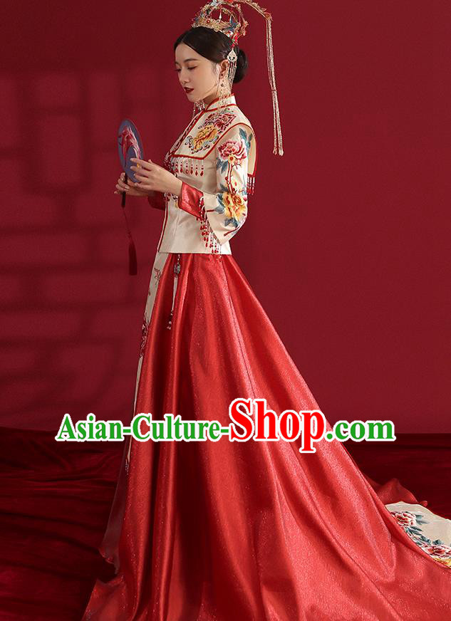China Classical Embroidered Phoenix Peony Wedding Dress Traditional Bride Xiuhe Suit Costumes China Classical Embroidered Phoenix Peony Wedding Dress Traditional Bride Xiuhe Suit Costumes