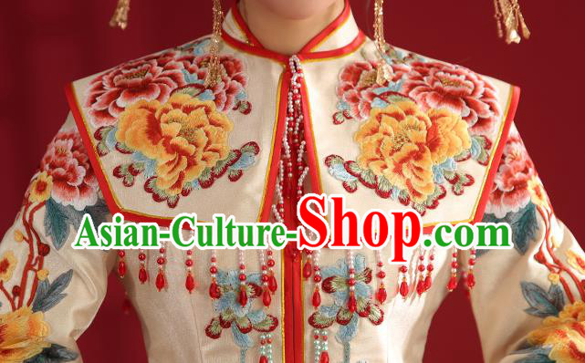 China Classical Embroidered Phoenix Peony Wedding Dress Traditional Bride Xiuhe Suit Costumes China Classical Embroidered Phoenix Peony Wedding Dress Traditional Bride Xiuhe Suit Costumes