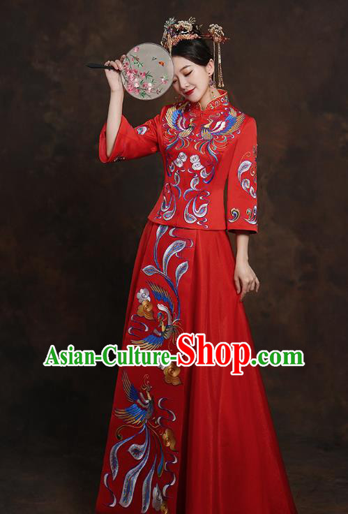 China Classical Bride Costumes Toast Embroidered Dress Traditional Wedding Red Xiuhe Suits China Classical Bride Costumes Toast Embroidered Dress Traditional Wedding Red Xiuhe Suits