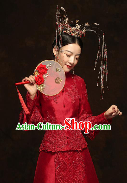 China Traditional Embroidery Beads Toast Dress Wedding Red Xiuhe Suits Classical Bride Costumes China Traditional Embroidery Beads Toast Dress Wedding Red Xiuhe Suits Classical Bride Costumes
