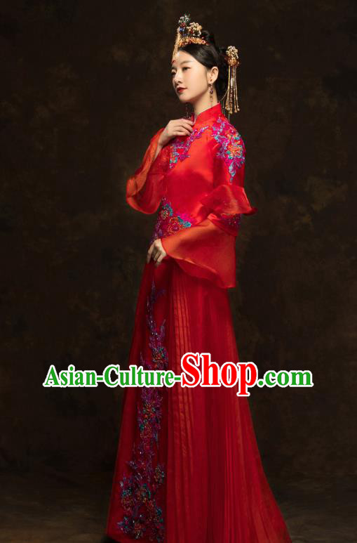 China Classical Bride Drilling Costumes Traditional Embroidery Toast Dress Wedding Red Xiuhe Suits China Classical Bride Drilling Costumes Traditional Embroidery Toast Dress Wedding Red Xiuhe Suits