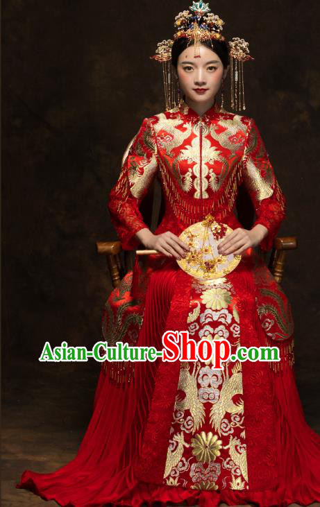 China Traditional Bride Costumes Wedding Red Toast Dress Classical Tassel Xiuhe Suits China Traditional Bride Costumes Wedding Red Toast Dress Classical Tassel Xiuhe Suits