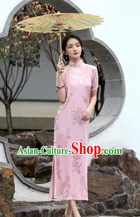 Republic of China National Pink Silk Cheongsam Traditional Shanghai Young Woman Qipao Dress Republic of China National Pink Silk Cheongsam Traditional Shanghai Young Woman Qipao Dress