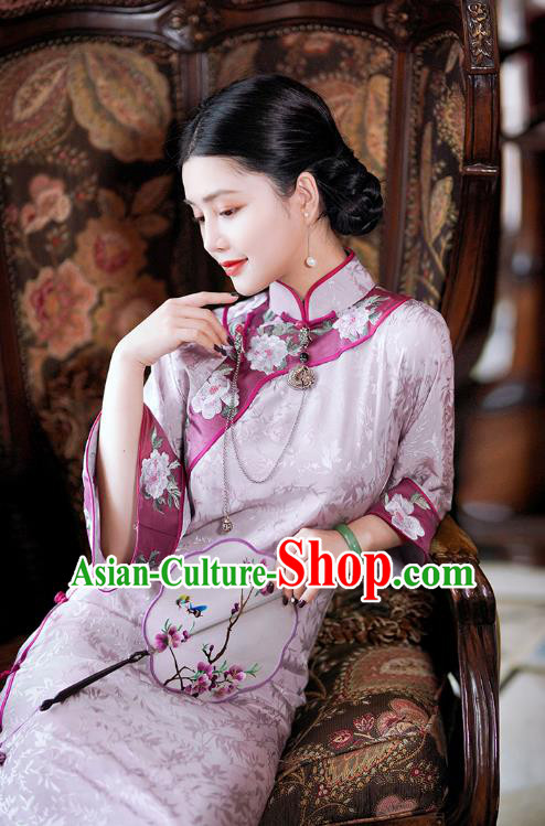 China Classical Embroidered Lilac Silk Cheongsam Traditional Minguo Mandarin Sleeve Qipao Dress China Classical Embroidered Lilac Silk Cheongsam Traditional Minguo Mandarin Sleeve Qipao Dress