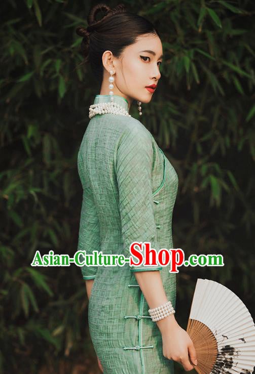 China Classical Slant Opening Cheongsam Traditional Shanghai Lady Light Green Qipao Dress China Classical Slant Opening Cheongsam Traditional Shanghai Lady Light Green Qipao Dress