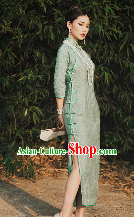 China Classical Slant Opening Cheongsam Traditional Shanghai Lady Light Green Qipao Dress China Classical Slant Opening Cheongsam Traditional Shanghai Lady Light Green Qipao Dress