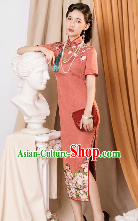 China Classical Embroidered Red Silk Cheongsam Traditional Minguo Shanghai Woman Qipao Dress China Classical Embroidered Red Silk Cheongsam Traditional Minguo Shanghai Woman Qipao Dress