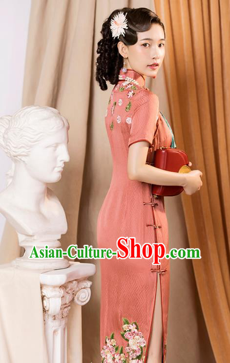 China Classical Embroidered Red Silk Cheongsam Traditional Minguo Shanghai Woman Qipao Dress China Classical Embroidered Red Silk Cheongsam Traditional Minguo Shanghai Woman Qipao Dress