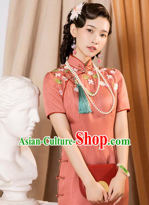 China Classical Embroidered Red Silk Cheongsam Traditional Minguo Shanghai Woman Qipao Dress China Classical Embroidered Red Silk Cheongsam Traditional Minguo Shanghai Woman Qipao Dress