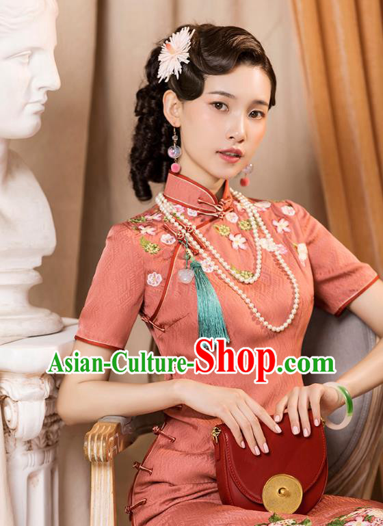 China Classical Embroidered Red Silk Cheongsam Traditional Minguo Shanghai Woman Qipao Dress China Classical Embroidered Red Silk Cheongsam Traditional Minguo Shanghai Woman Qipao Dress