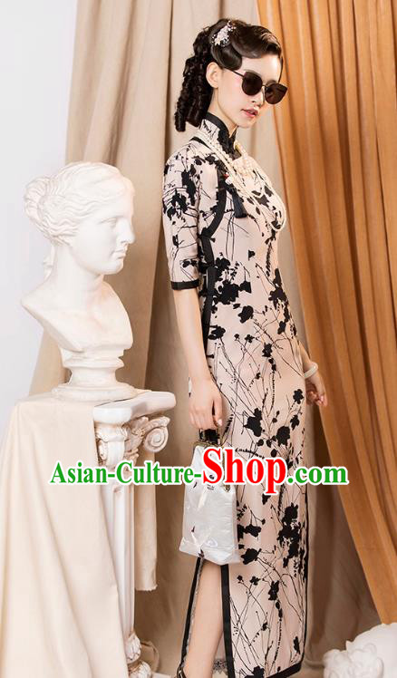 China Classical Apricot Silk Cheongsam Traditional Minguo Old Shanghai Slant Opening Qipao Dress China Classical Apricot Silk Cheongsam Traditional Minguo Old Shanghai Slant Opening Qipao Dress