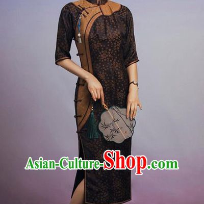 China Traditional Minguo Gambiered Guangdong Gauze Qipao Dress Classical Plum Pattern Brown Silk Cheongsam