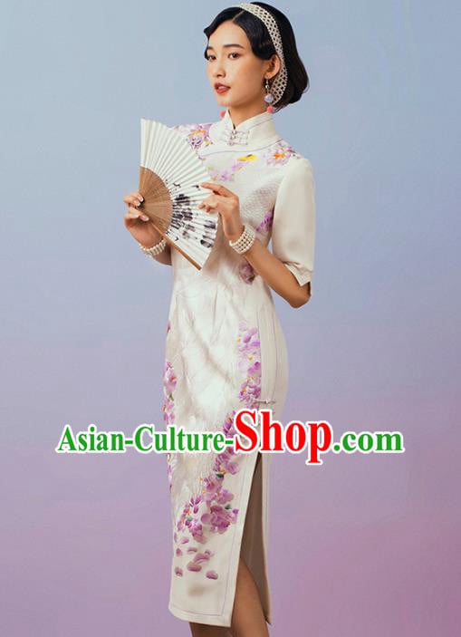 China Classical White Silk Cheongsam Traditional Minguo Shanghai Suzhou Embroidered Qipao Dress China Classical White Silk Cheongsam Traditional Minguo Shanghai Suzhou Embroidered Qipao Dress