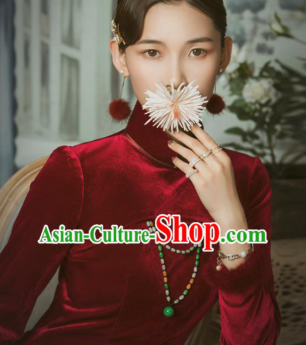 China Classical Wine Red Velvet Cheongsam Traditional Minguo Shanghai Young Woman Qipao Dress China Classical Wine Red Velvet Cheongsam Traditional Minguo Shanghai Young Woman Qipao Dress