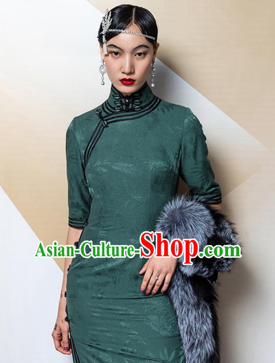 China Classical Stand Collar Cheongsam Traditional Minguo Shanghai Lady Green Silk Qipao Dress China Classical Stand Collar Cheongsam Traditional Minguo Shanghai Lady Green Silk Qipao Dress